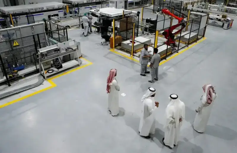 أحد المصانع السعودية