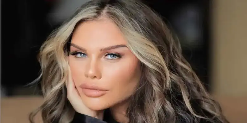 الفنانة اللبنانية نيكول سابا