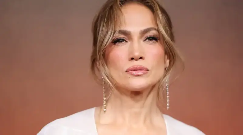 المغنية الأمريكية جينيفر لوبيز