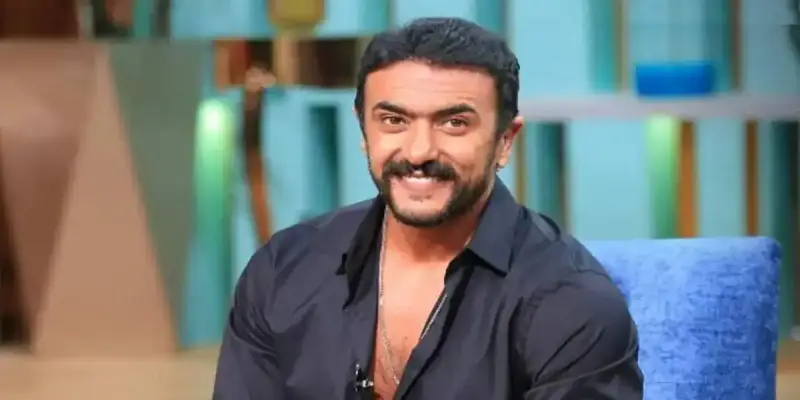 الفنان المصري أحمد العوضي
