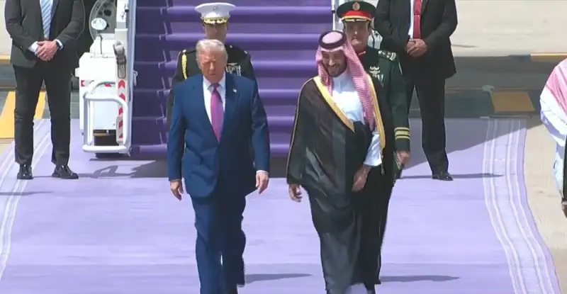 الرئيس الأمريكي دونالد ترامب  وولي العهد السعودي الأمير محمد بن سلمان
