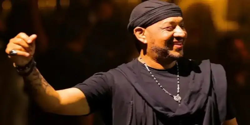 الفنان المصري عصام كاريكا