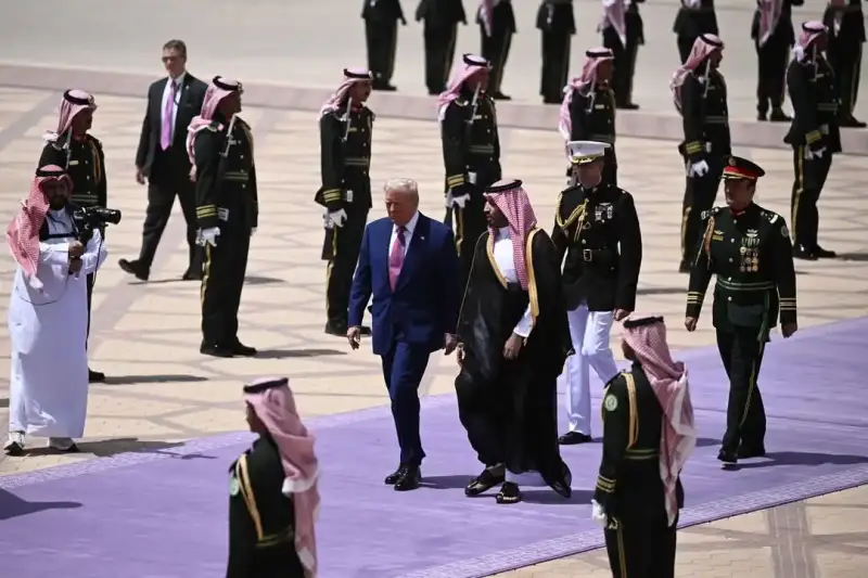 الرئيس الأمريكي دونالد ترامب  وولي العهد السعودي الأمير محمد بن سلمان