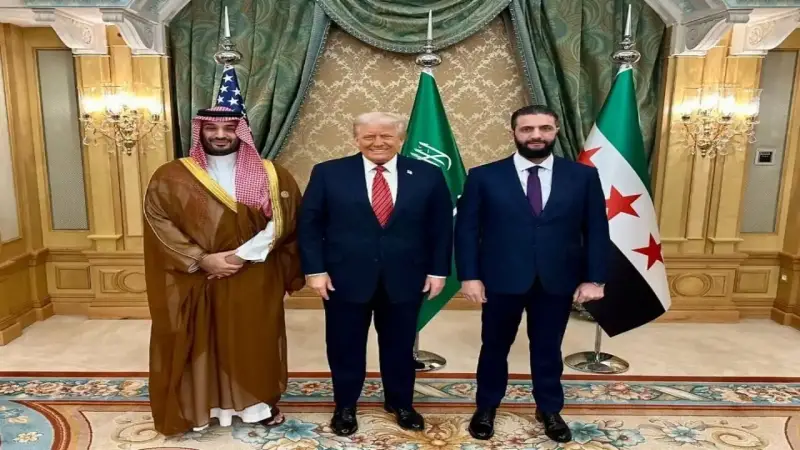 الرئيس ترامب وأحمد الشرع والأمير محمد بن سلمان