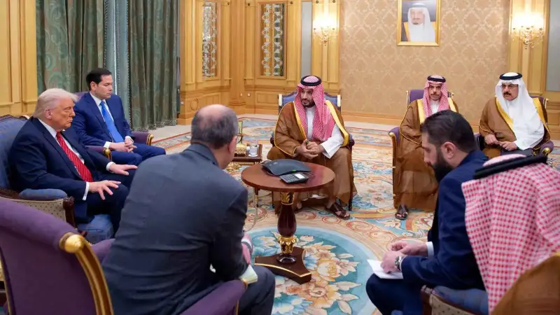 جانب من لقاء ترامب بالشرع