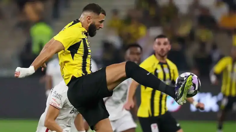 الرائد ضد الاتحاد