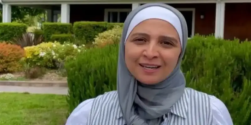 الفنان المصرية حنان ترك