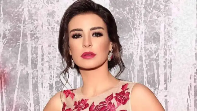 الفنانة اللبنانية ماغي بو غصن