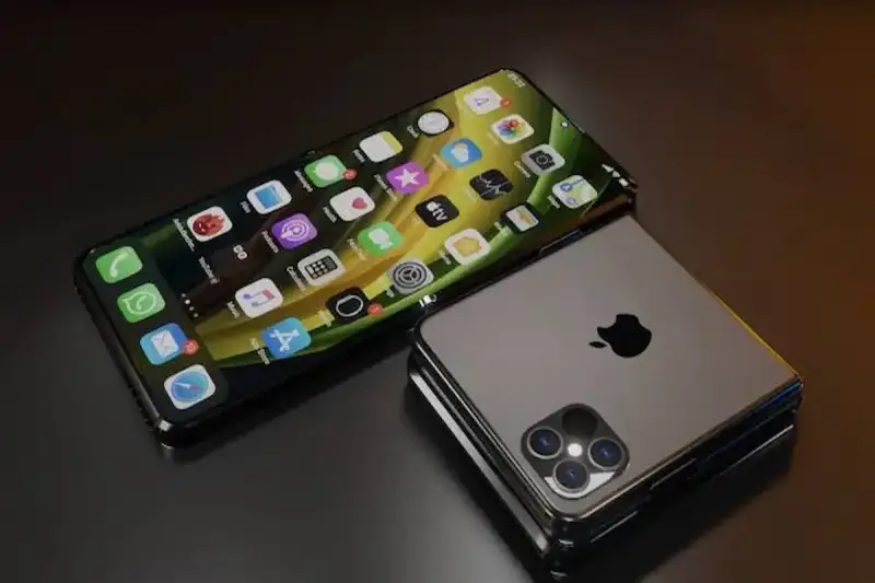هاتف iPhone Fold
