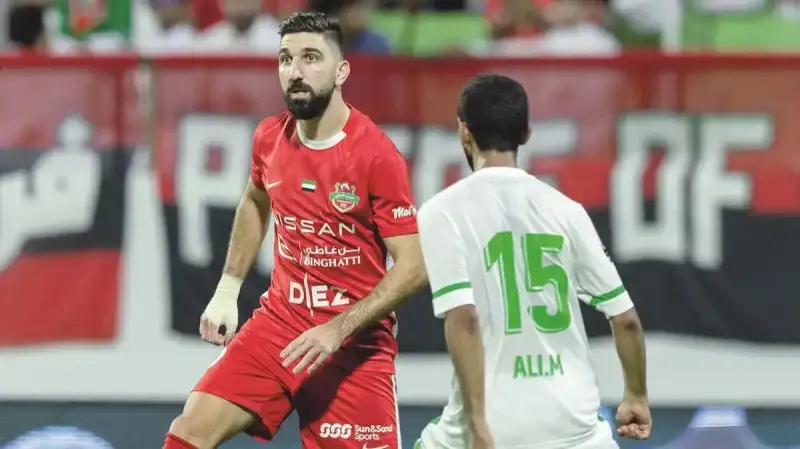 شباب الأهلي ضد دبا الحصن