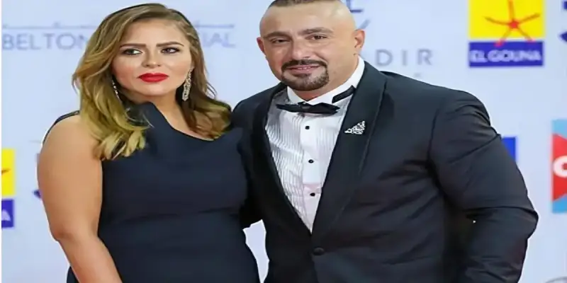 الفنان المصري أحمد السقا وزوجته الإعلامية مها الصغير