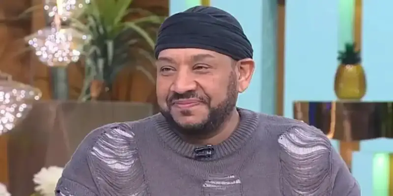 الفنان المصري عصام كاريكا