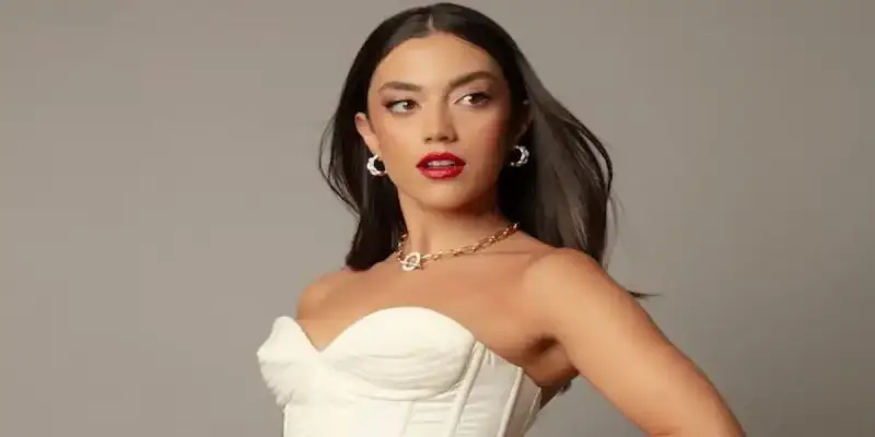 الفنانة اللبنانية ستيفاني عطالله