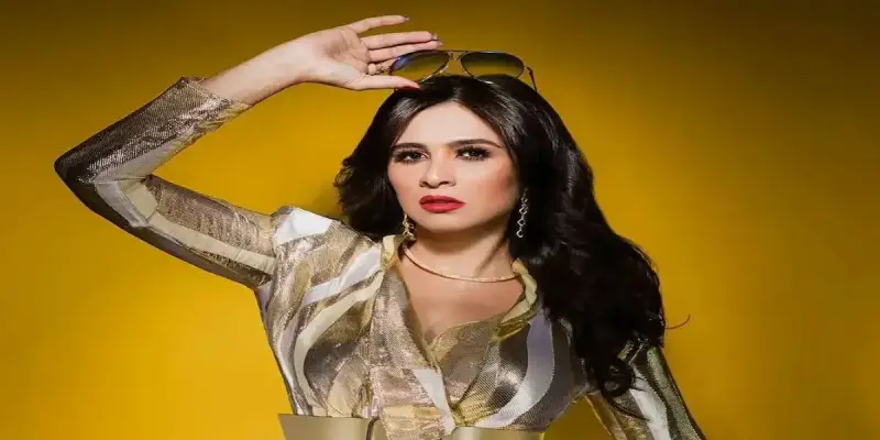 الفنانة المصرية ياسمين عبد العزيز