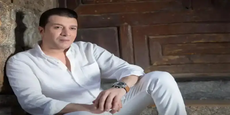 الفنان المصري مصطفى كامل