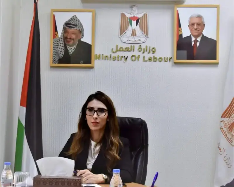 وزيرة العمل