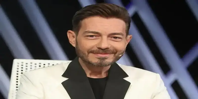 الفنان المصري أحمد زاهر