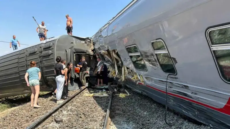 حادث خروج قطار عن مساره في روسيا