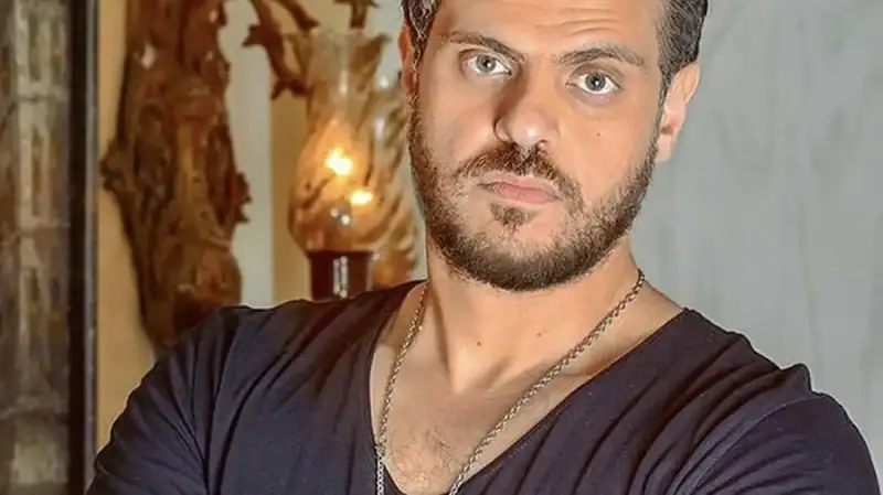 الفنان المصري طارق صبري