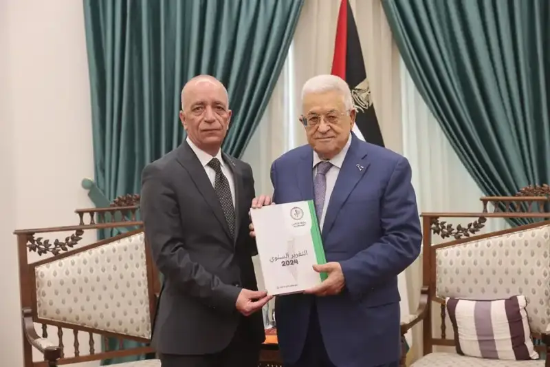 لقاء الرئيس الفلسطيني برئيس سلطة الأراضي