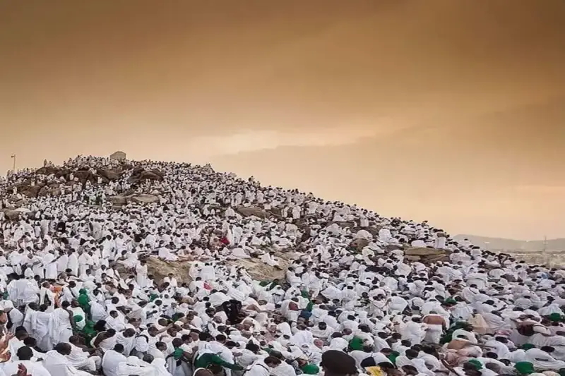 متى تبدأ خطبة عرفة 1446؟