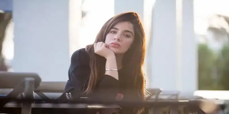 الفنانة البحرينية إيمان الحسيني