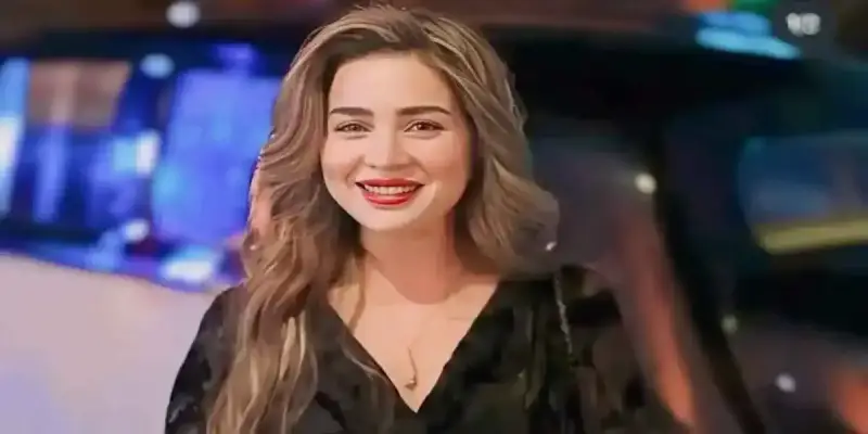 الفنانة المصرية مي عز الدين