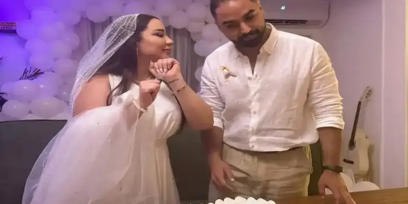 الإعلامية أسما شريف منير
