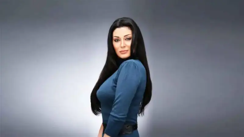 الفنانة اللبنانية مايا نصري