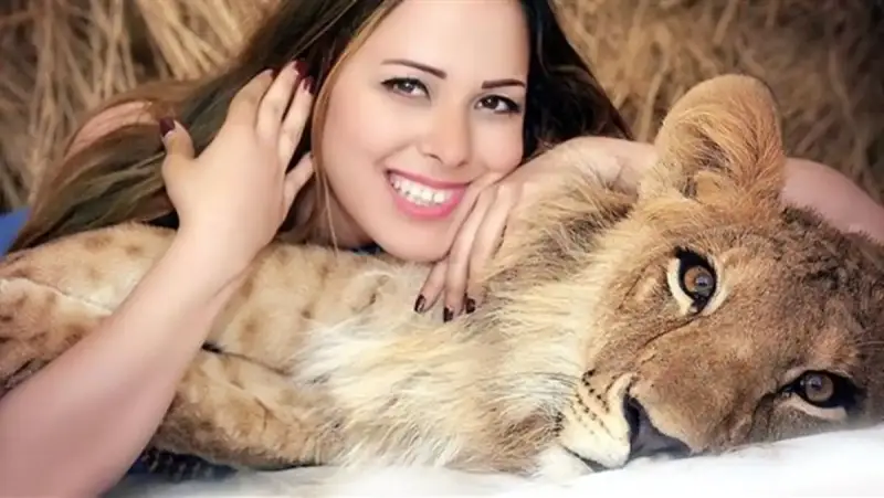 مدربة الأسود المصرية أنوسة كوتة