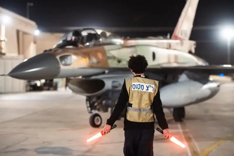 الطيران الاسرائيلي