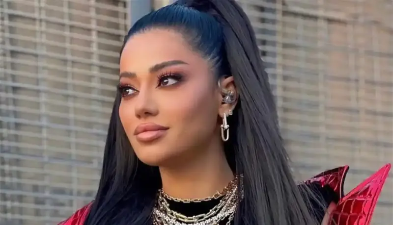 الفنانة العراقية رحمة رياض