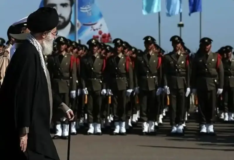 المرشد الإيراني
