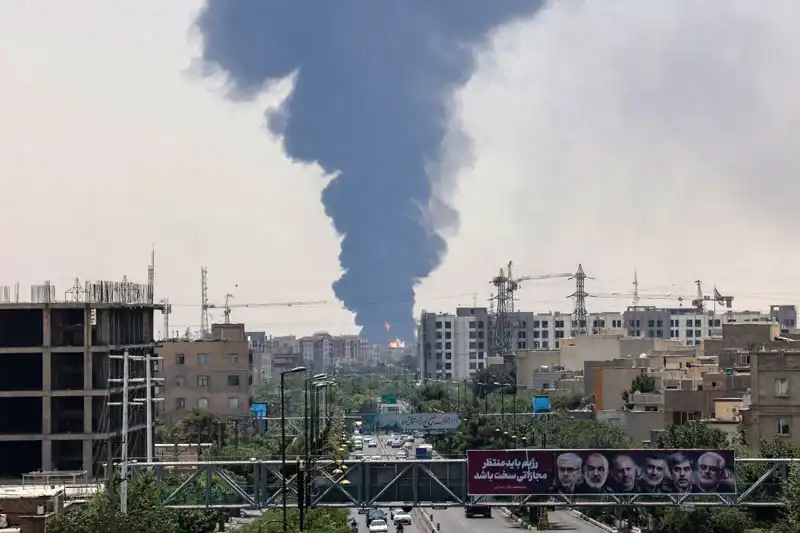 آثار قصف إسرائيلي على طهران