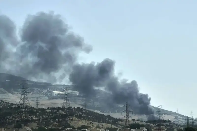 آثار الهجوم الأميركي على طهران