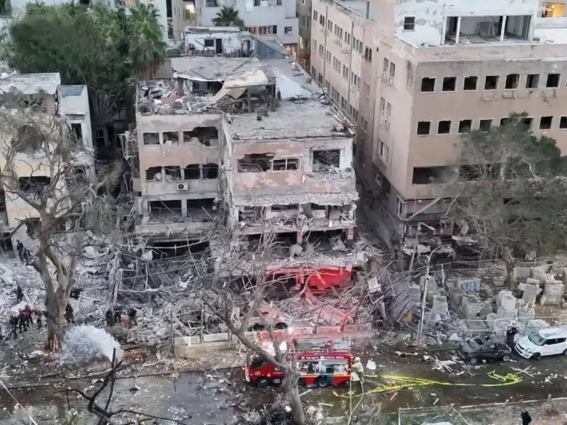 آثار الهجوم الإيراني على تل أبيب