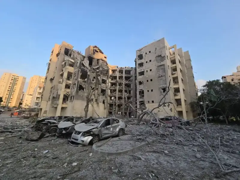 آثار الهجوم الإيراني على تل أبيب