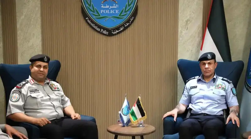 مدير الشرطة الفلسطينية ومدير الدفاع المدني