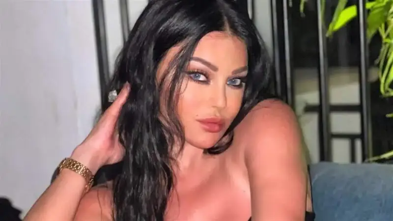الفنانة اللبنانية هيفاء وهبي