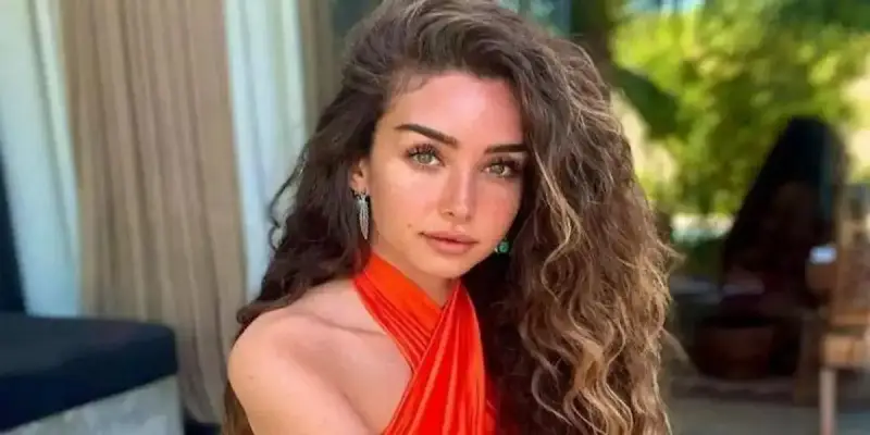 الفنانة المصرية هنا الزاهد