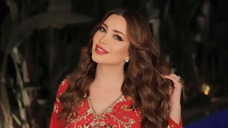 الفنانة السورية نسرين طافش