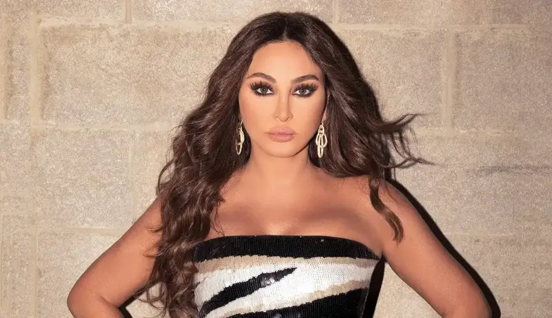 الفنانة اللبنانية إليسا