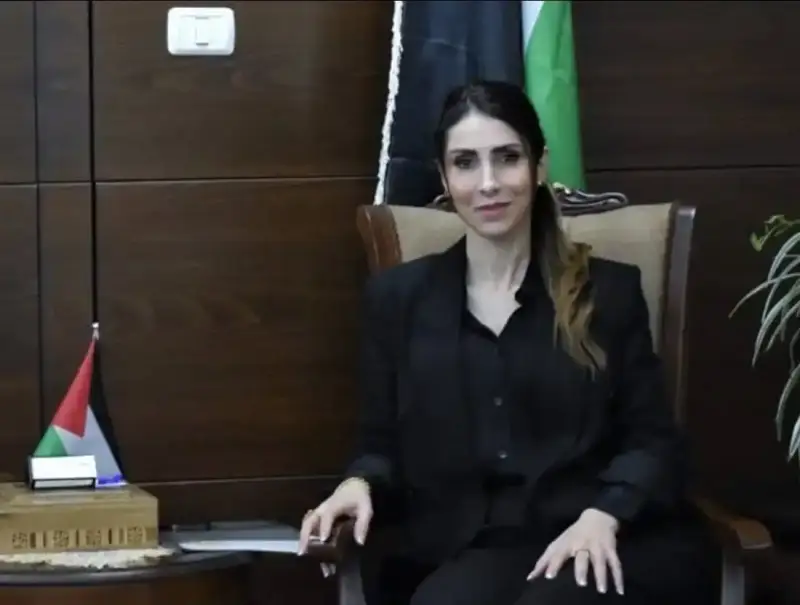 وزيرة العمل إيناس العطاري