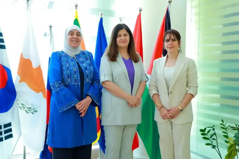 وزيرة الخارجية