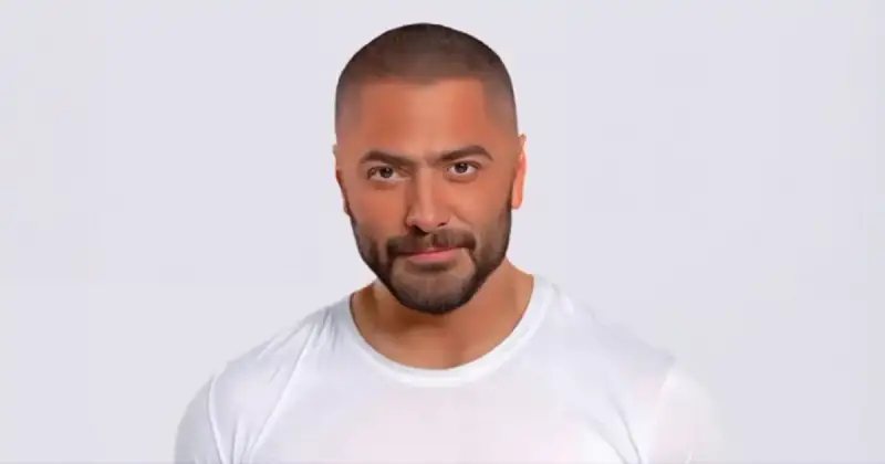 الفنان المصري تامر حسني
