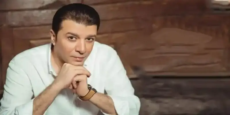 الفنان المصري مصطفى كامل