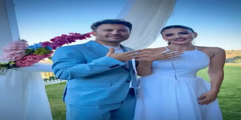 النجمان التركيان تولغا جولتش وأويكو جنكيز