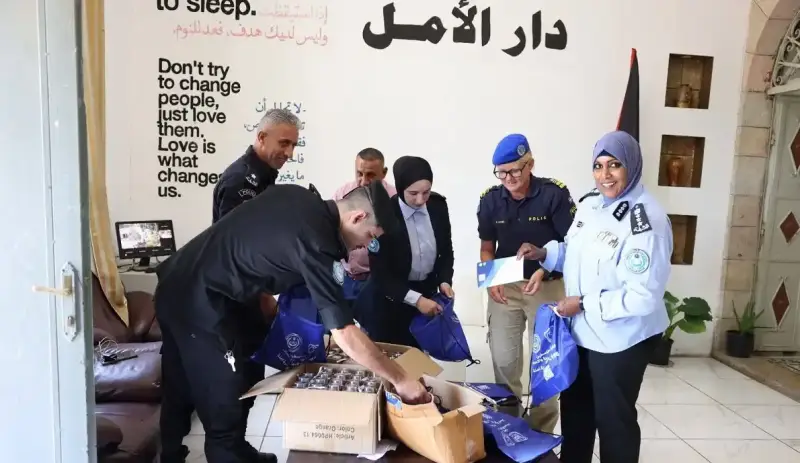 الشرطة الفلسطينية تواصل حملة "معًا لأسرة آمنة"
