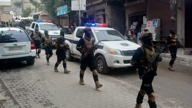 عناصر من الشرطة السورية