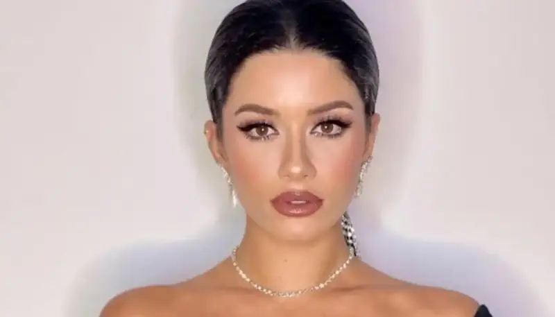 الفنانة اللبنانية سينتيا خليفة